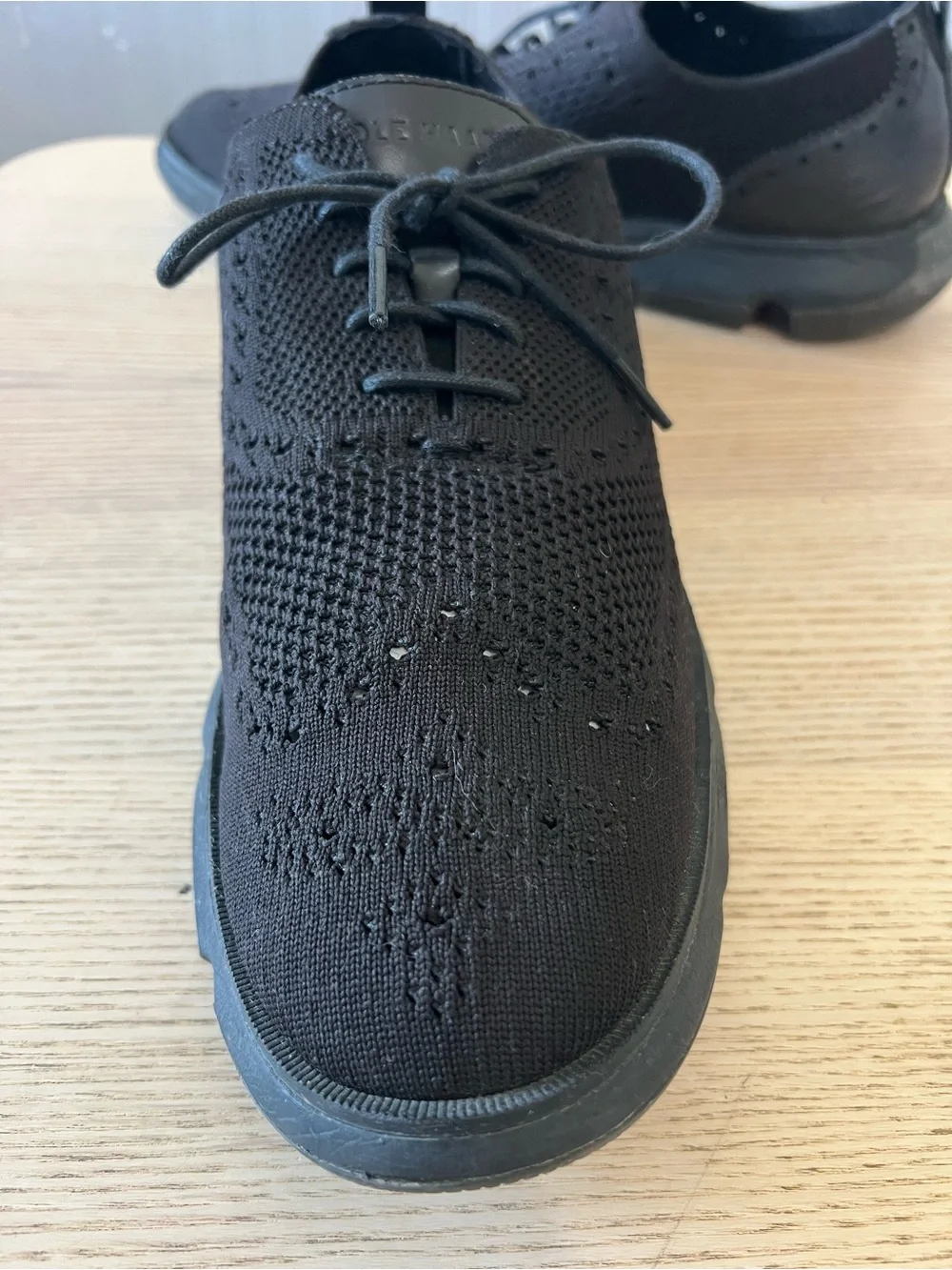 Cole Hahn 4.ZeroGrand Oxford Sneaker Shoes / Size: 11 / Black